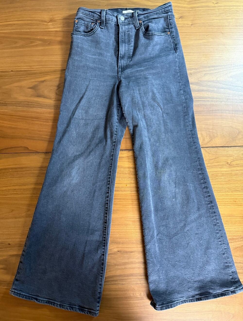 Levi's Ribcage Bell Jeans Size 28 Washed Black High Rise Flare Denim